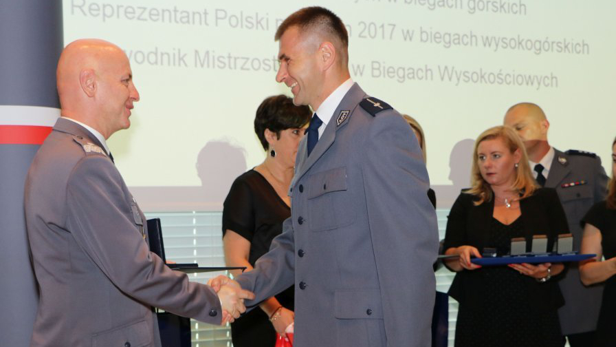 Policjant z Żywca nagrodzony przez Komendanta Głównego